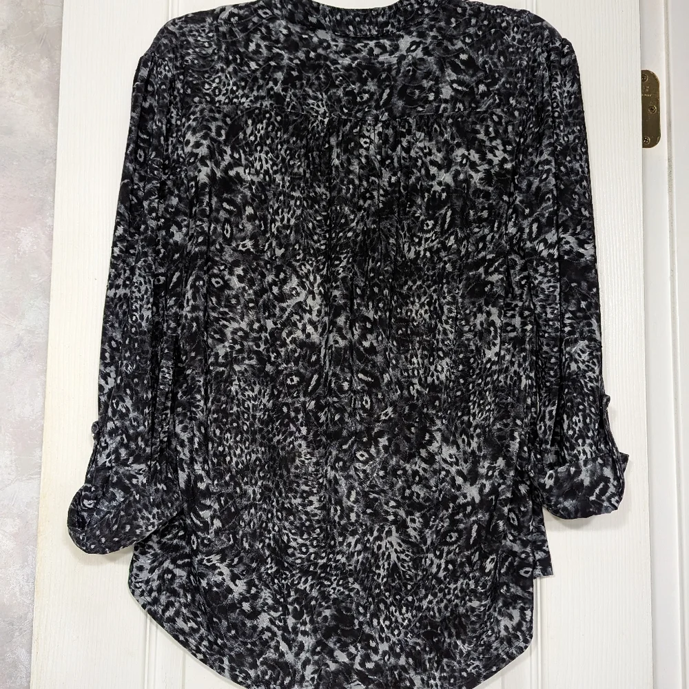 Size M - Picture 2 of 2
